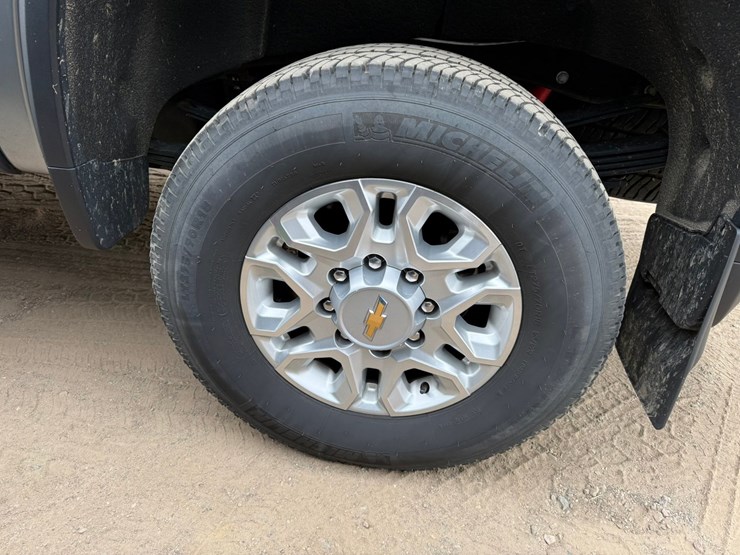2024-chevrolet-3500-image-52