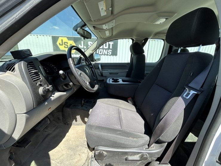 2013-chevrolet-silverado-1500-image-13