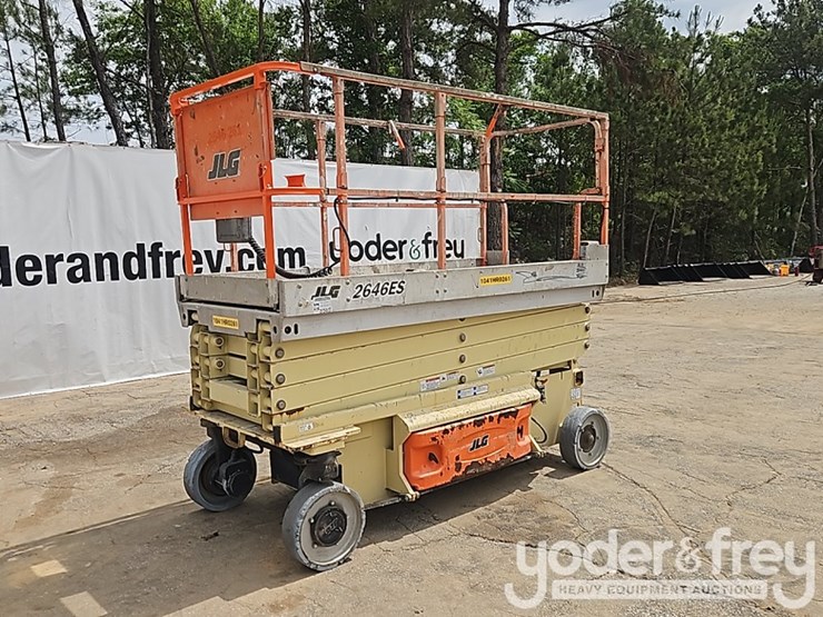 2015-jlg-2646es-image-1