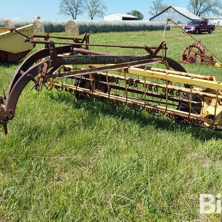 NEW HOLLAND 56