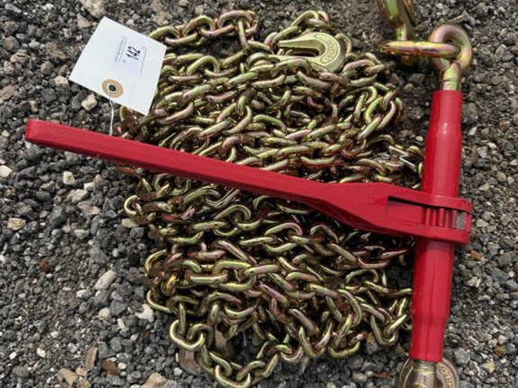 #142-•-(1)-5400-lb-ratchet-binder-&-(2)-5/16"-20'-chains-image-1