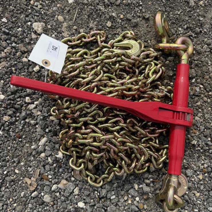 #142 • (1) 5400 lb Ratchet Binder & (2) 5/16" 20' Chains