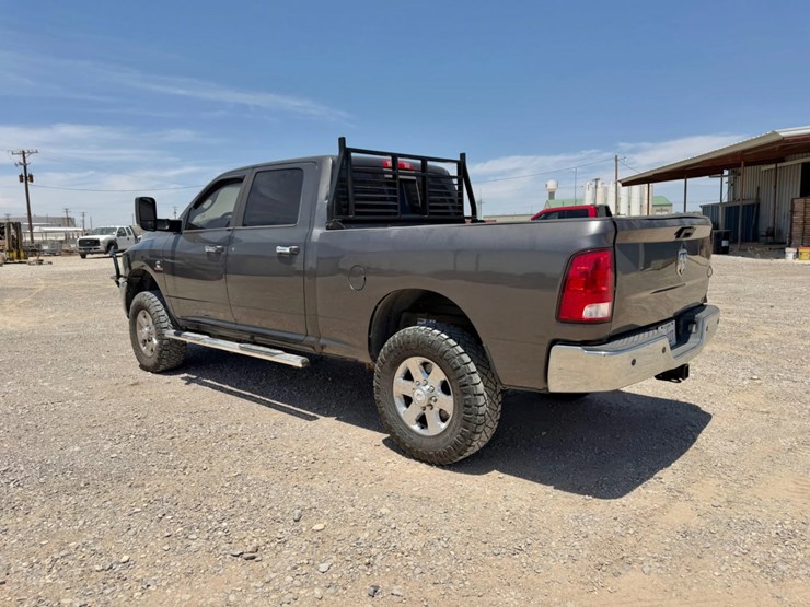 2014-dodge-2500-image-6