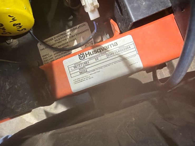 husqvarna-mz52-zero-turn-lawnmower-image-23