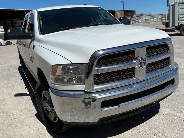 2016-dodge-2500-image-1