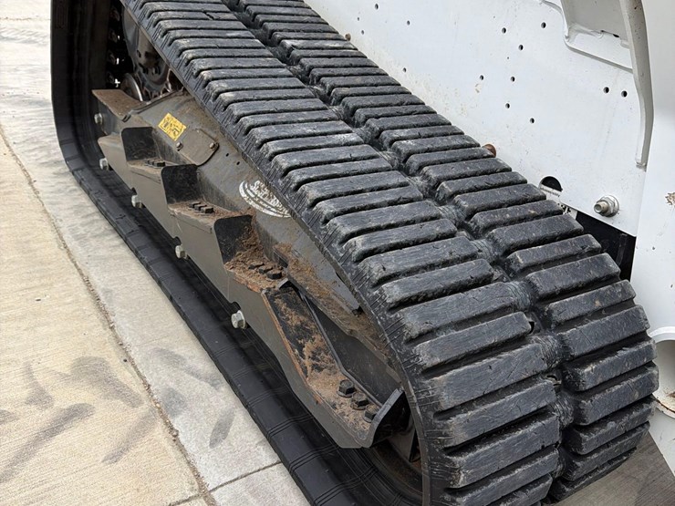 2023-bobcat-t770-image-18