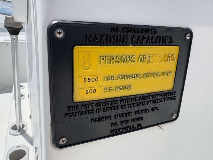 18'-cape-horn-center-console-fiberglass-bay-boat-image-31
