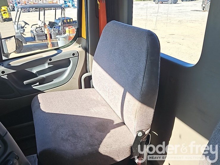 2019-freightliner-cascadia-image-26