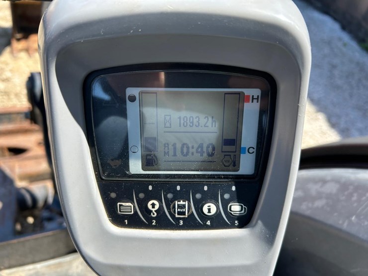 2022-kubota-kx040-4-image-22