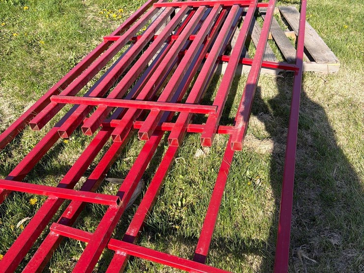 4-sections-of-4-bar-bunk-fencing-image-9
