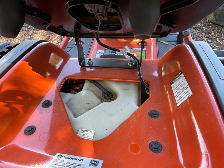#6929-•-new-husqvarna-riding-lawn-mower-image-16