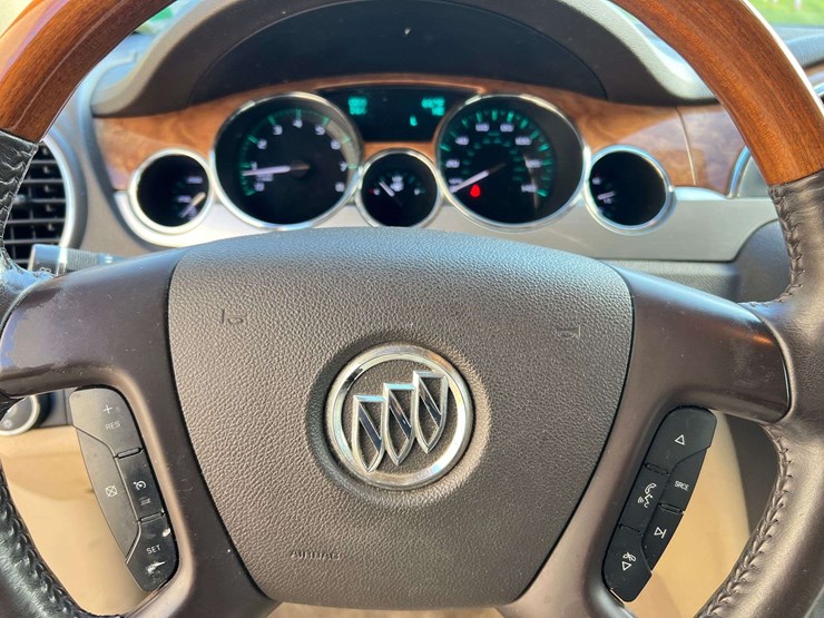 2011-buick-enclave-cxl-image-31
