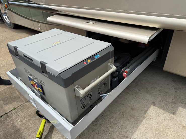 #7-•-2005-tiffin-phaeton-40’-–-premium-refurbished-coach-image-6