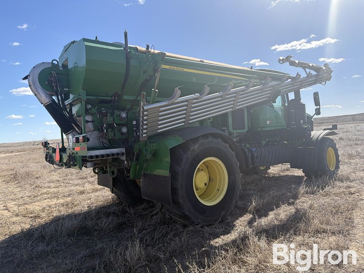 2020-john-deere-f4365-image-5