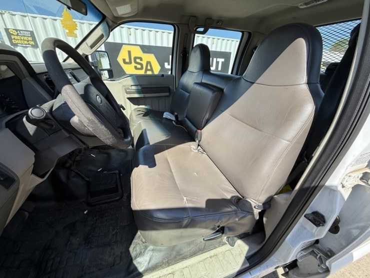 2009-ford-f350-image-25