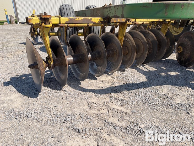 john-deere-210-image-12