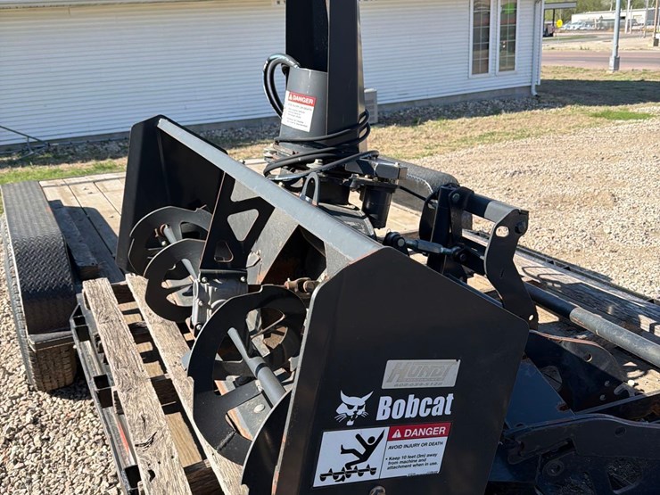 bobcat-72”-front-mount-snowblower-image-7