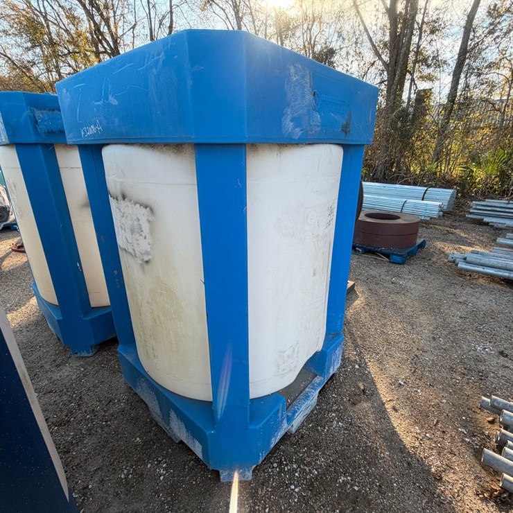 #5109 • 300 GALLON WATER TANK, SKID MTD