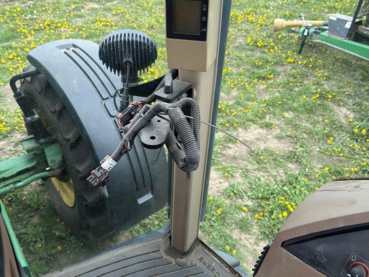 john-deere-8320-image-45