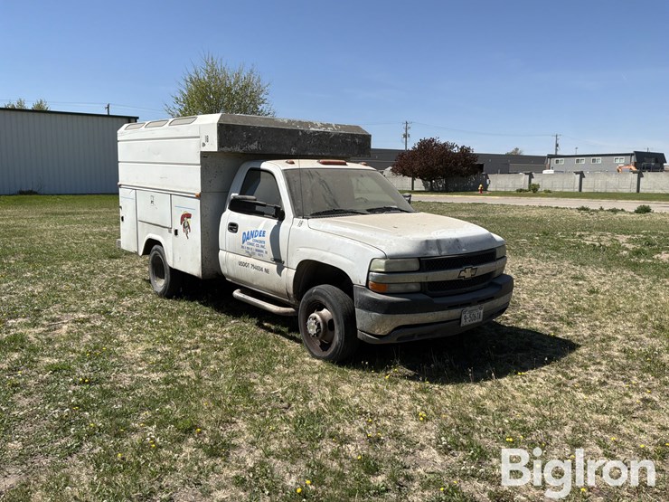2002-chevrolet-silverado-3500-image-3