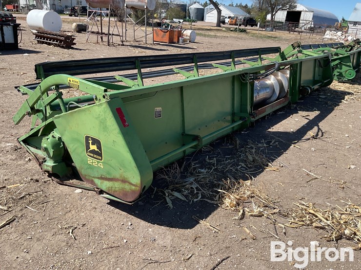 john-deere-224-image-7