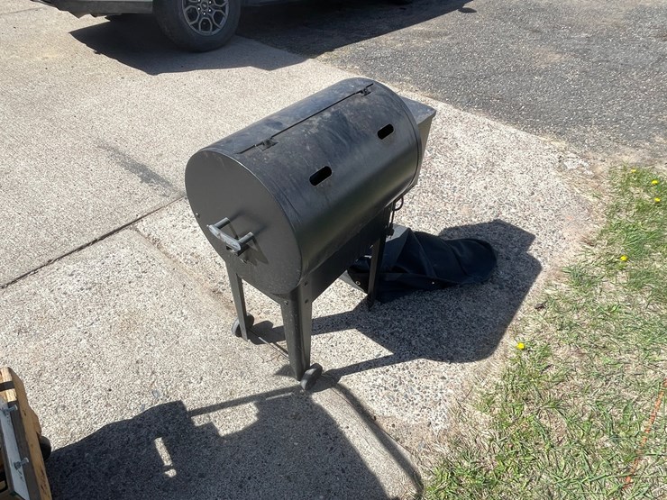 #7000-•-traeger-pellet-smoker-image-4