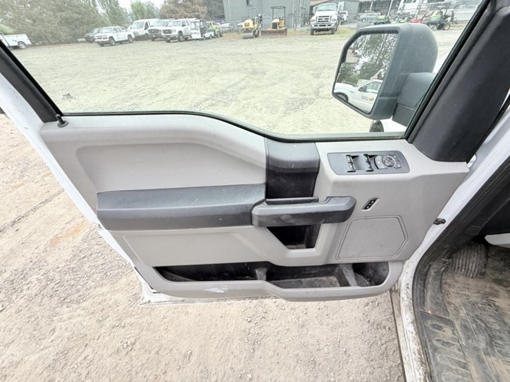 2018-ford-f150-xl-image-26