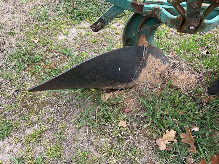 massey-harris-two-bottom-plow-image-12