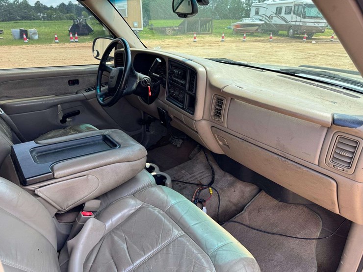 2002-gmc-sierra-3500-image-14