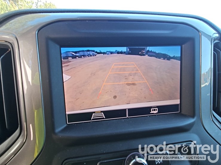 2022-chevrolet-1500-image-46