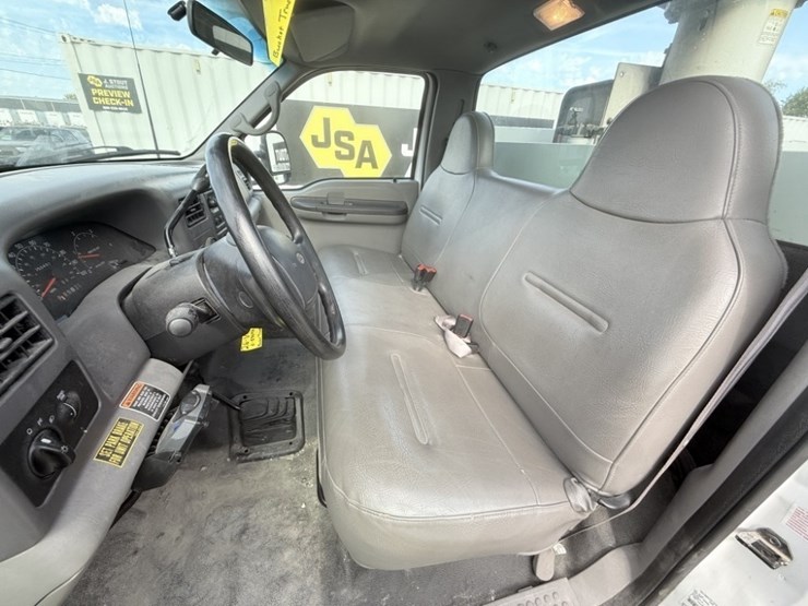 2000-ford-f550-image-26