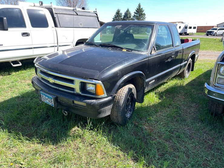 1995-chevrolet-s10-image-1