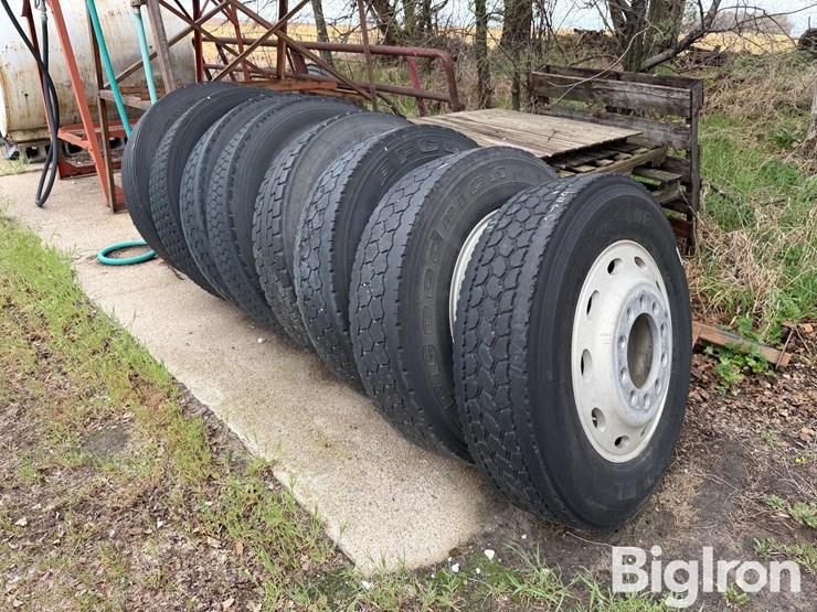 truck-tires-&-rims-image-3