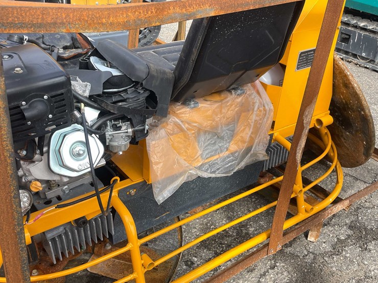 #9043-•-unused-ride-on-concrete-power-trowel-(o12)-image-21