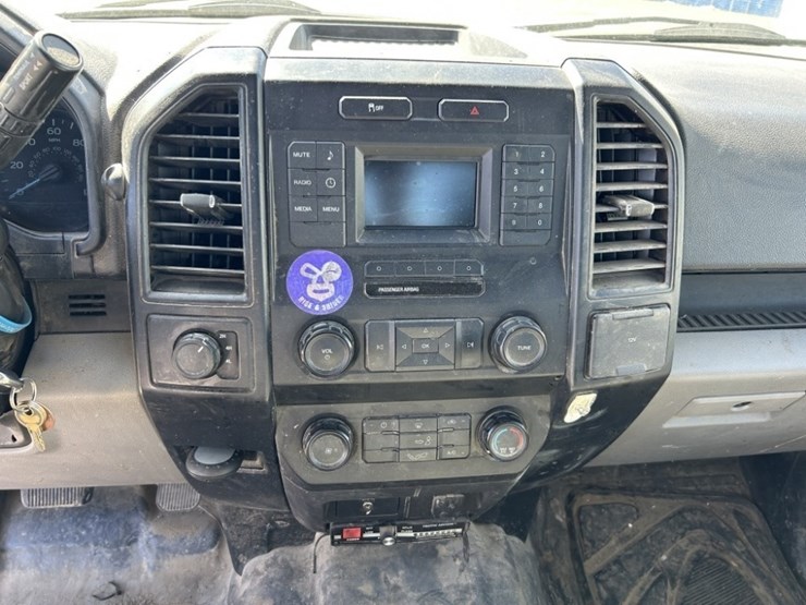 2016-ford-f150-xl-image-18