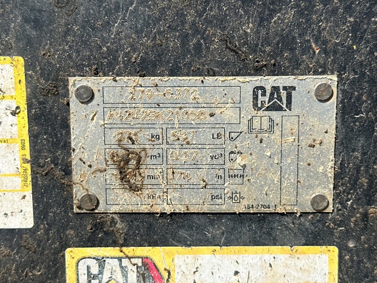 #3898-•-approx-72"-skid-steer-bucket-image-5