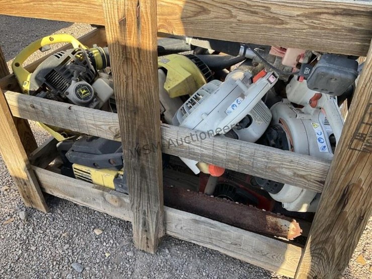 crate-of-asst-landscaping-equipment-image-5