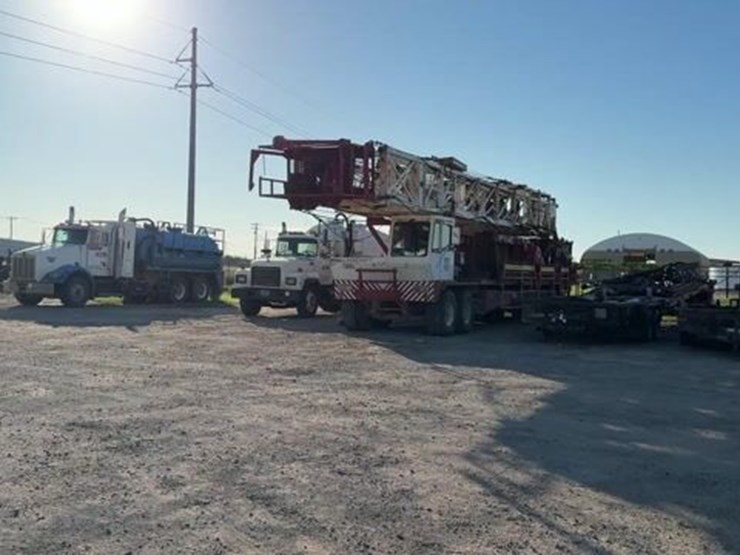 2008-caterpillar-c15-image-1