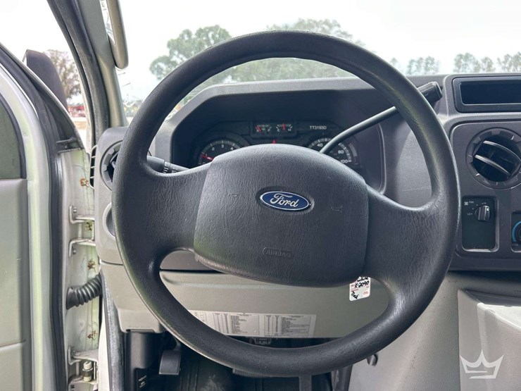 2011-ford-e450-image-16