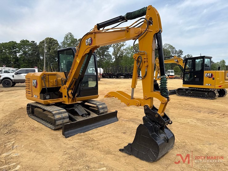 2021-caterpillar-305.5-image-3