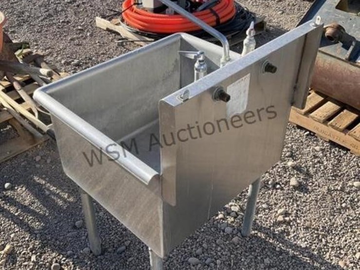 stainless-steel-sink-image-2
