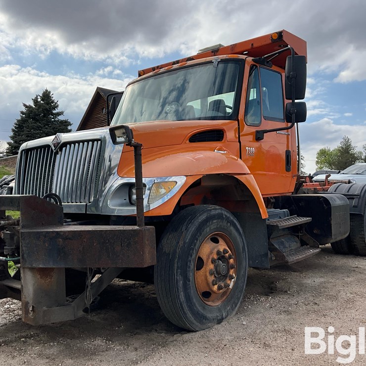2003 INTERNATIONAL 7300