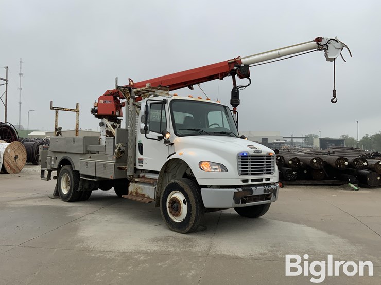 2012-freightliner-m2-106-image-11