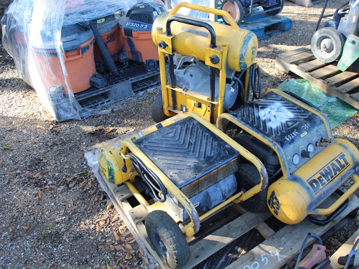 #5101-•-pallet-of-air-compressor-image-1