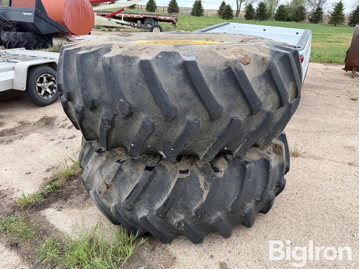 24.5-32-tires-&-rims-image-6