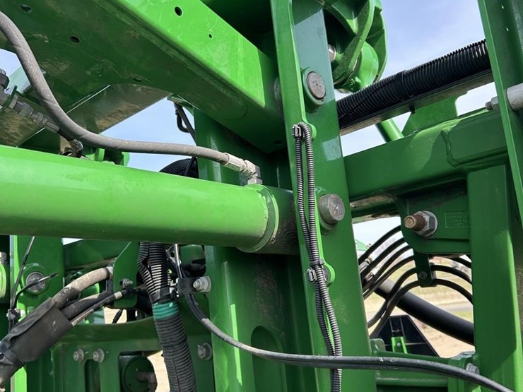 2020-john-deere-r4045-image-68