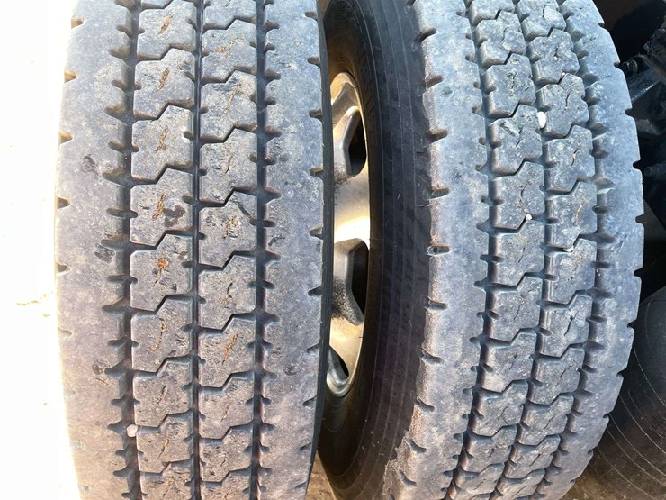 2018-kenworth-t680-image-26