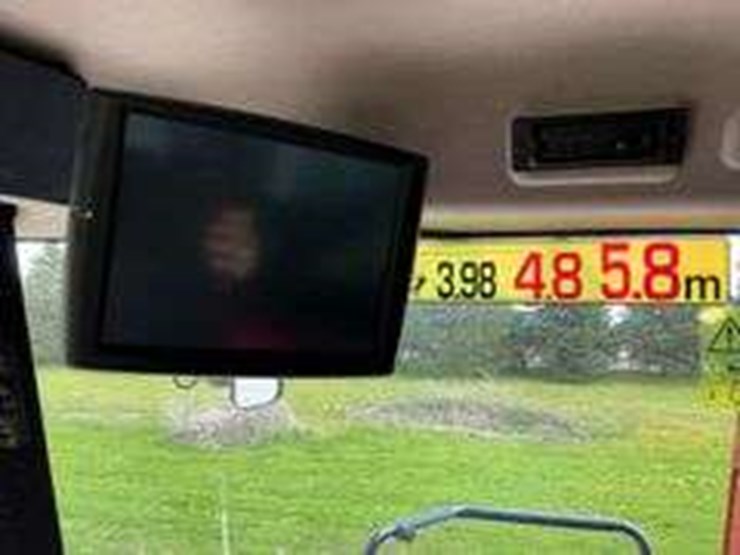 2012-case-ih-6130-image-31