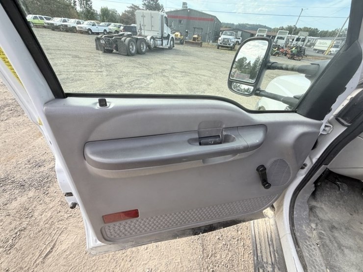 2000-ford-f550-image-27