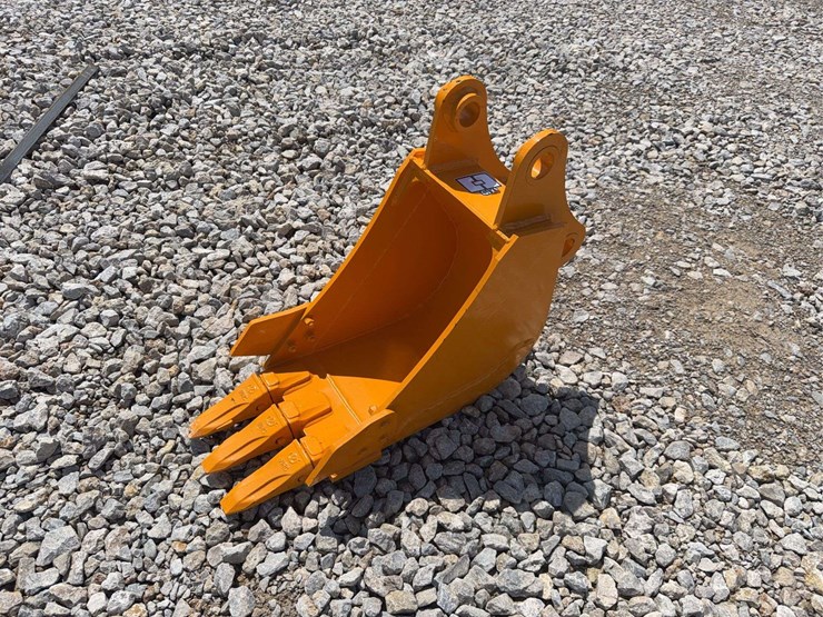 2026-giyi-12"-excavator-bucket-image-1